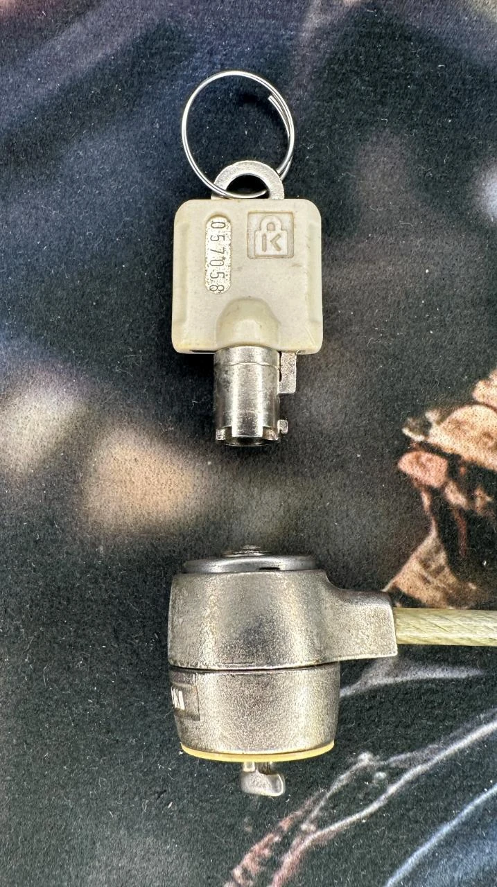 Candado para portátil con llave Kensington – photo 4